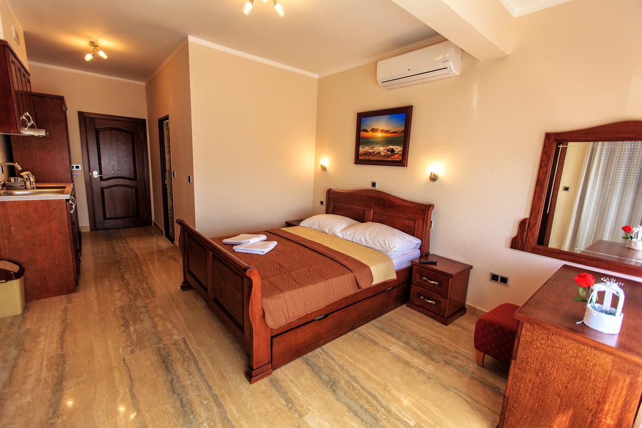 Compass Aparthotel Dobrá Voda Exterior foto