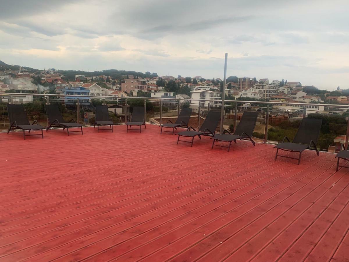 Compass Aparthotel Dobrá Voda Exterior foto